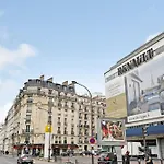 Vue Imprenable Sur La Tour Eiffel Et La Seine