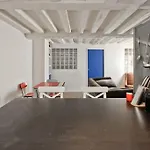 Charming Apartment In Le Marais