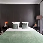 Large Modern Studio Close To The Eiffel Tower And Paris Highlights