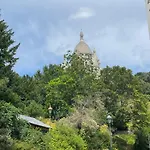 Au Bas De Montmartre !