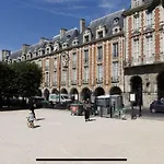 Paris 4 Le Marais Place Des Vosges