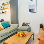 Marais Centre Cozy