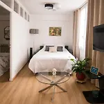 Luxury Art Deco Elegant Escape By Eiffel Tower