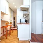 Appartement Colore Aux Portes Des Buttes Chaumont