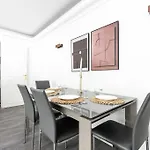 Appartement Ensoleille Buttes Chaumont -Iv