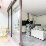 Appartement Ensoleille Buttes Chaumont -Iv