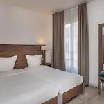 Hotel La Perle Montparnasse
