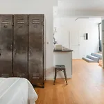 Stylish Studio Apartment Canal Saint-Martin