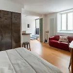 Stylish Studio Apartment Canal Saint-Martin