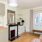 Cozy Apartment Near Champs Elysees