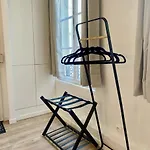 Suite Moderne Au Coeur Du 8E