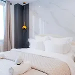 Luxurious Apartment With Stylish Design And Comfort - 104
