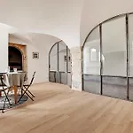 Authentic Apartment - 2Br - 4P - Monnaie