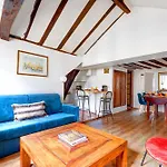 Ile Saint-Louis - 2Br - Cityapartmentstay