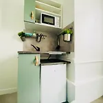 Superbe Studio Quartier Chic Paris Centre