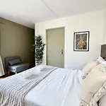 1575C Family Apartment La Villette