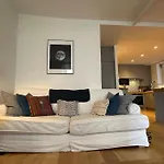 Cosy Chic Family Flat In Paris
