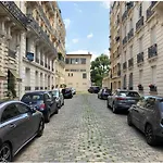 Very Chic Apartment Next To Trocadero And Eiffel Tower