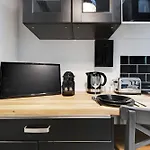 Comfortable Studio Porte-Dauphine