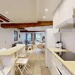 Bluestay 112 - Elegant Appartement A Paris