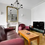 Appartement Moderne Avec Cuisine Equipee Et Balcon