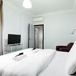 Appartement Moderne Avec Cuisine Equipee Et Balcon