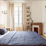 Very Chic Apartment Next To Trocadero And Eiffel Tower