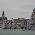 Maubert Joli Nid Equipe Vue Paris Ascenseur