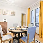 Charmant Appartement Arc De Triomphe Free Netflix