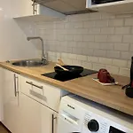 Clichy Studio Getaway - C70