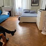 Studio près du Pont Mirabeau et Tour Eiffel