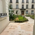 Studio près du Pont Mirabeau et Tour Eiffel