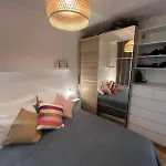 Calm & Charming Atelier In Paris