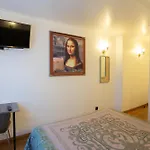 Hotel Leonard De Vinci 75011