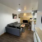 Agreable Appartement In Montmartre