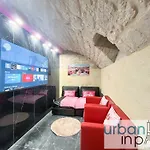 Urban Flat 193 - Barbie In Paris