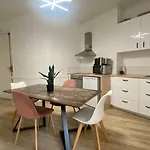 Logement Confortable Champs Elysees 4P