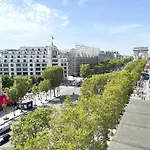 Unique Panoramic Flat Champs-Elysees
