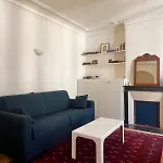 Grand Studio Proche De Montmartre