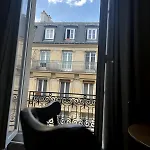Grand Studio Proche De Montmartre