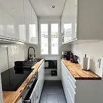 Le Voltaire Apartment - Paris Center