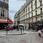 A Studio In Heart Of Montmart Sacre Coeur
