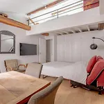 Skylight Loft By Suitehomeparis