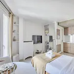 Studio Montaigne Champs Elysees