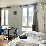 Eiffel Tower - Cosy Studio