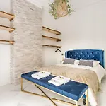 Bourd- Beyond Eiffel Tower Stylish Terrace Apartment