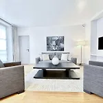 Luxembourg Garden Family Flat Delight