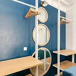 V3 Vibrant Stay Luxurious Stay Steps From Trocadero