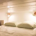 Charming Studio Of 15 M2 In The 10Th