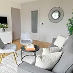 Brand-New Studio With Eiffel Tower View